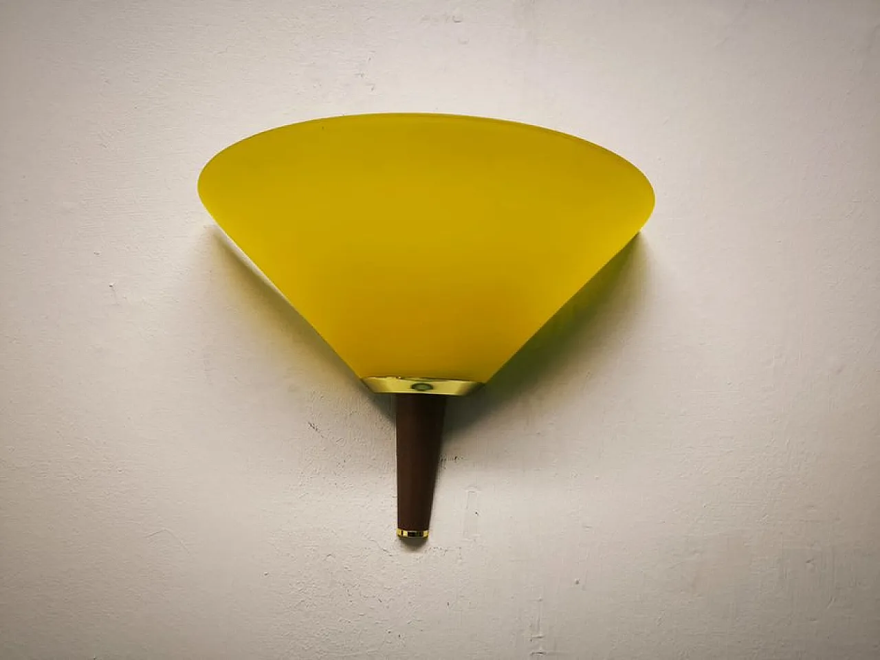 Yellow Murano wall light from De Majo, 1990s 7