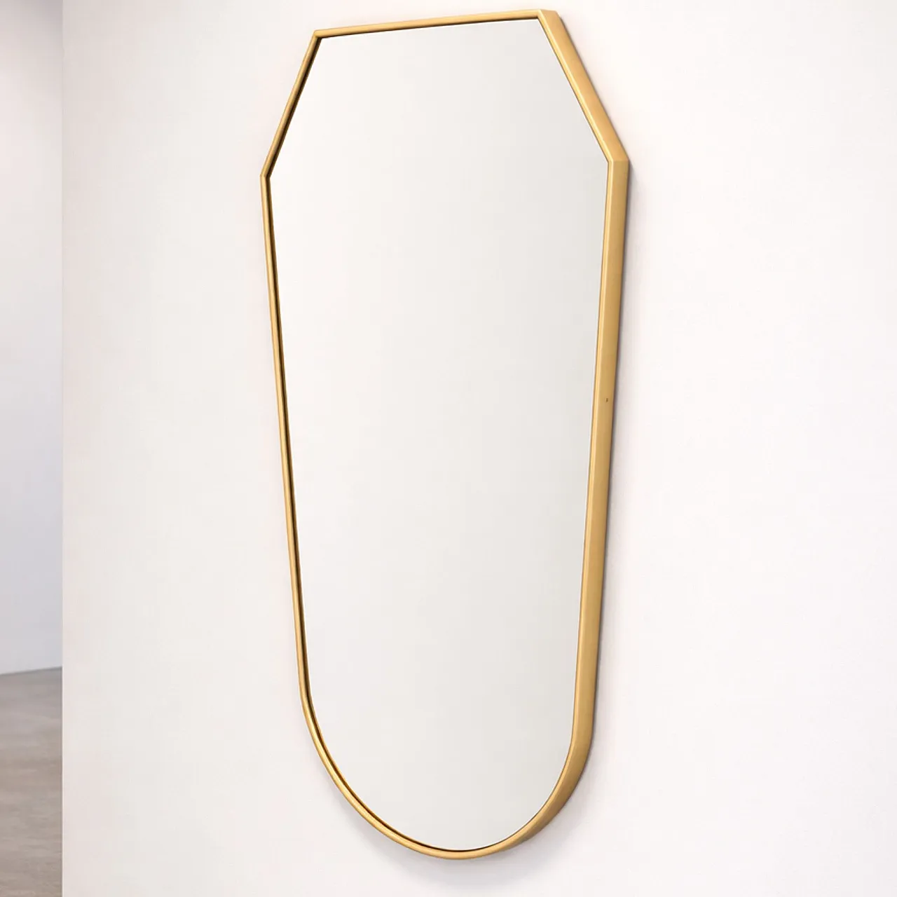 Specchio a scudo in ottone stile Gio Ponti, Italia anni ’50 6