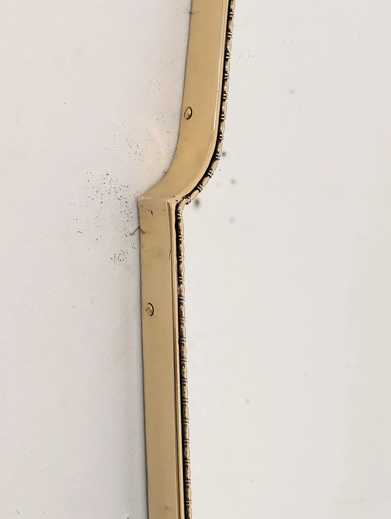 Specchio a scudo Mid-Century Modern in ottone stile Gio Ponti, anni 60 5