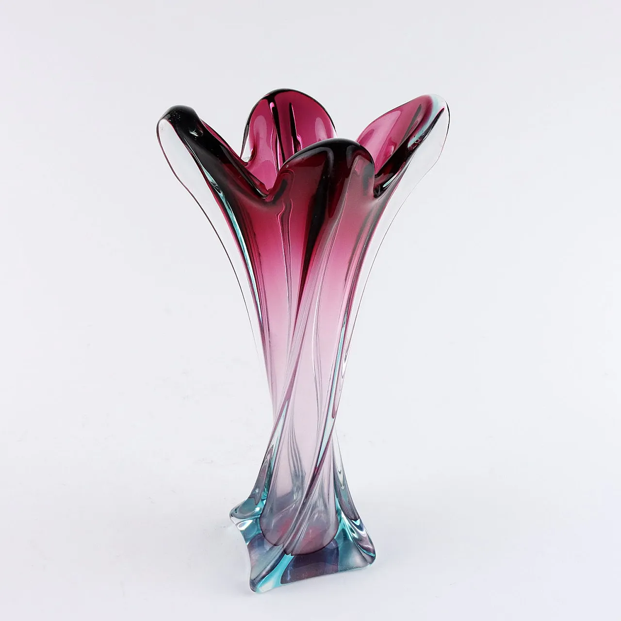 Colored submerged glass vase and ashtray, 1960s 4