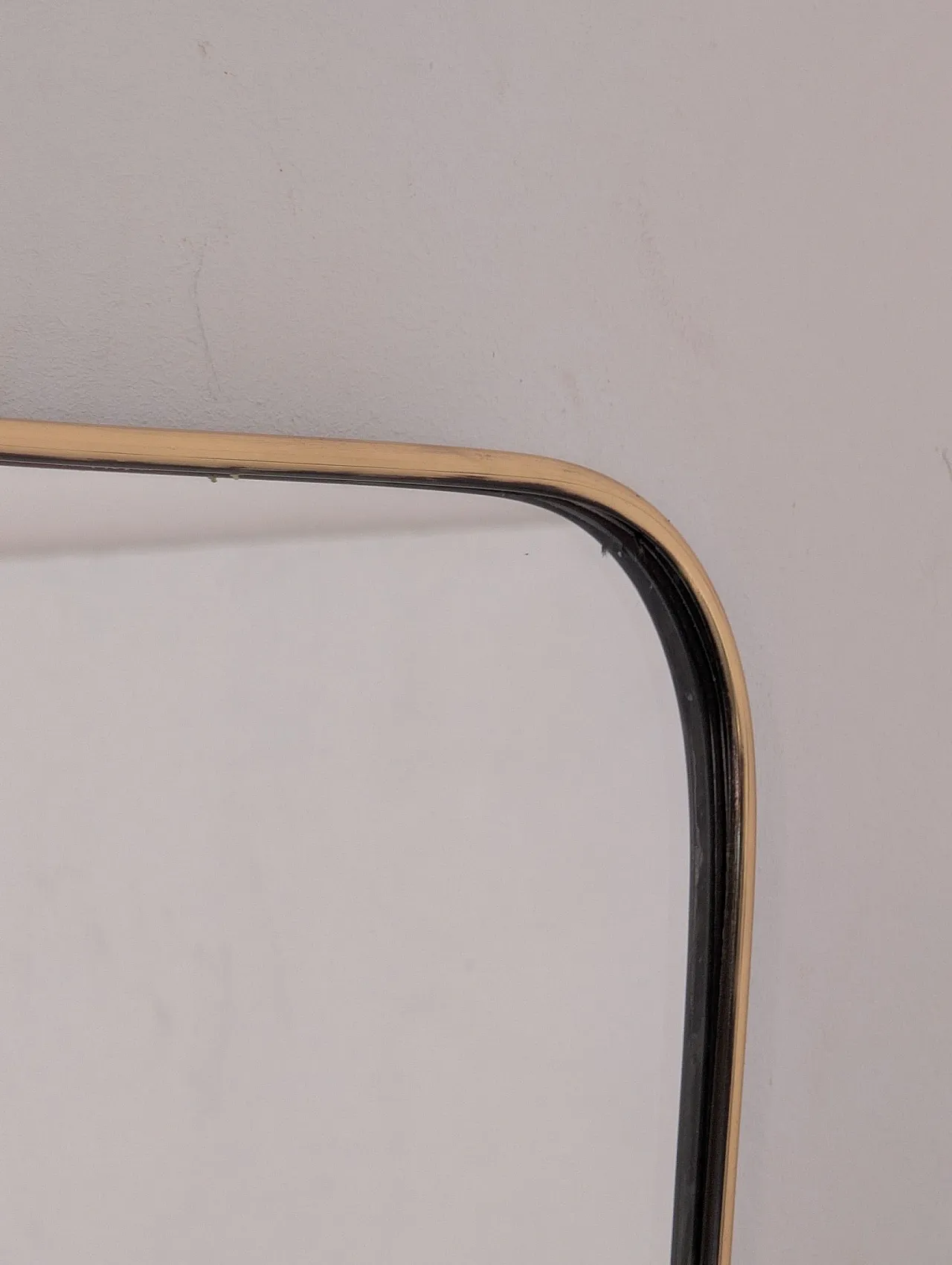 Iconico specchio a scudo in ottone di Gio Ponti, Italia anni ’50 2