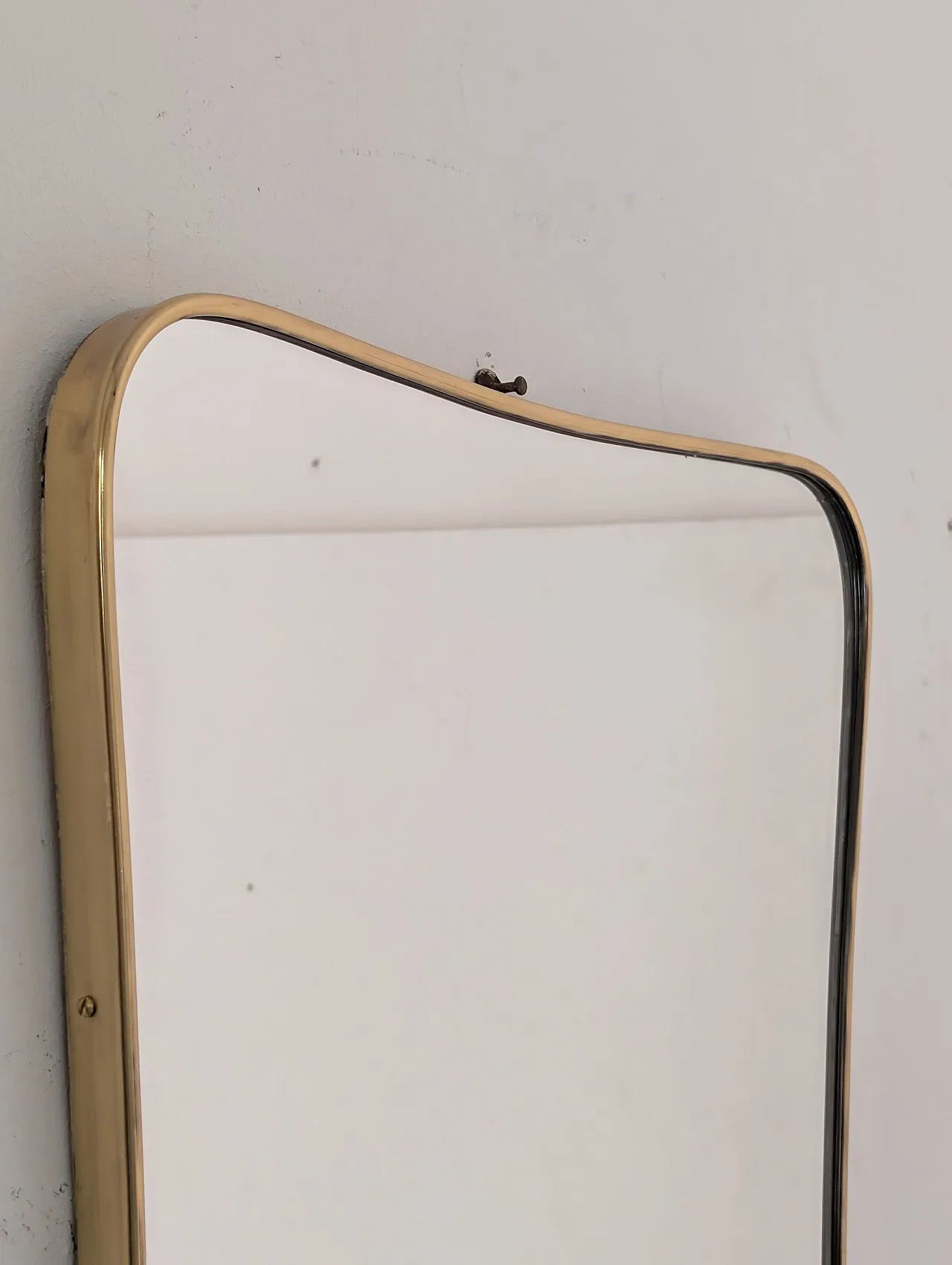 Iconico specchio a scudo in ottone di Gio Ponti, Italia anni ’50 3