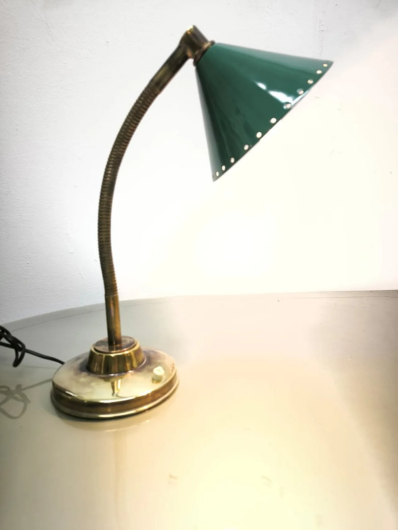 Lampada flessibile con cupola verde, anni '60 1