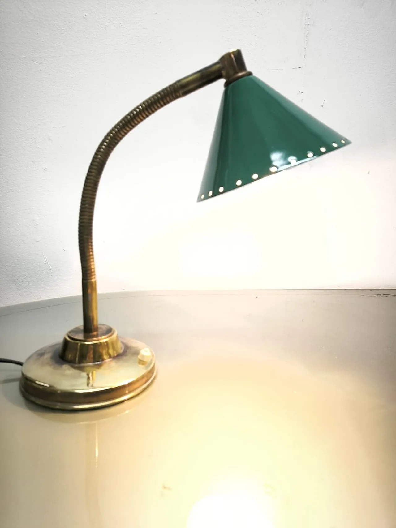 Lampada flessibile con cupola verde, anni '60 6