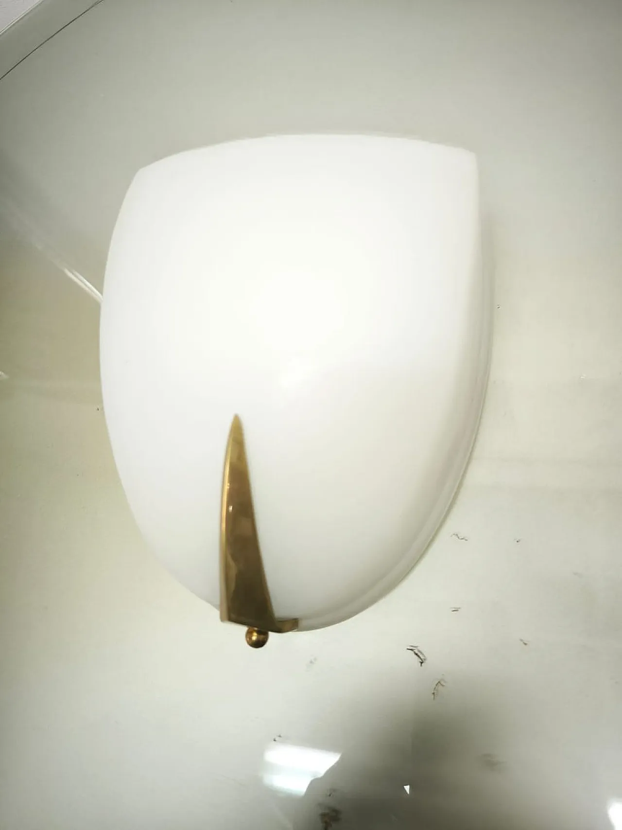 Rationalist wall light in white glass, 1940s 3