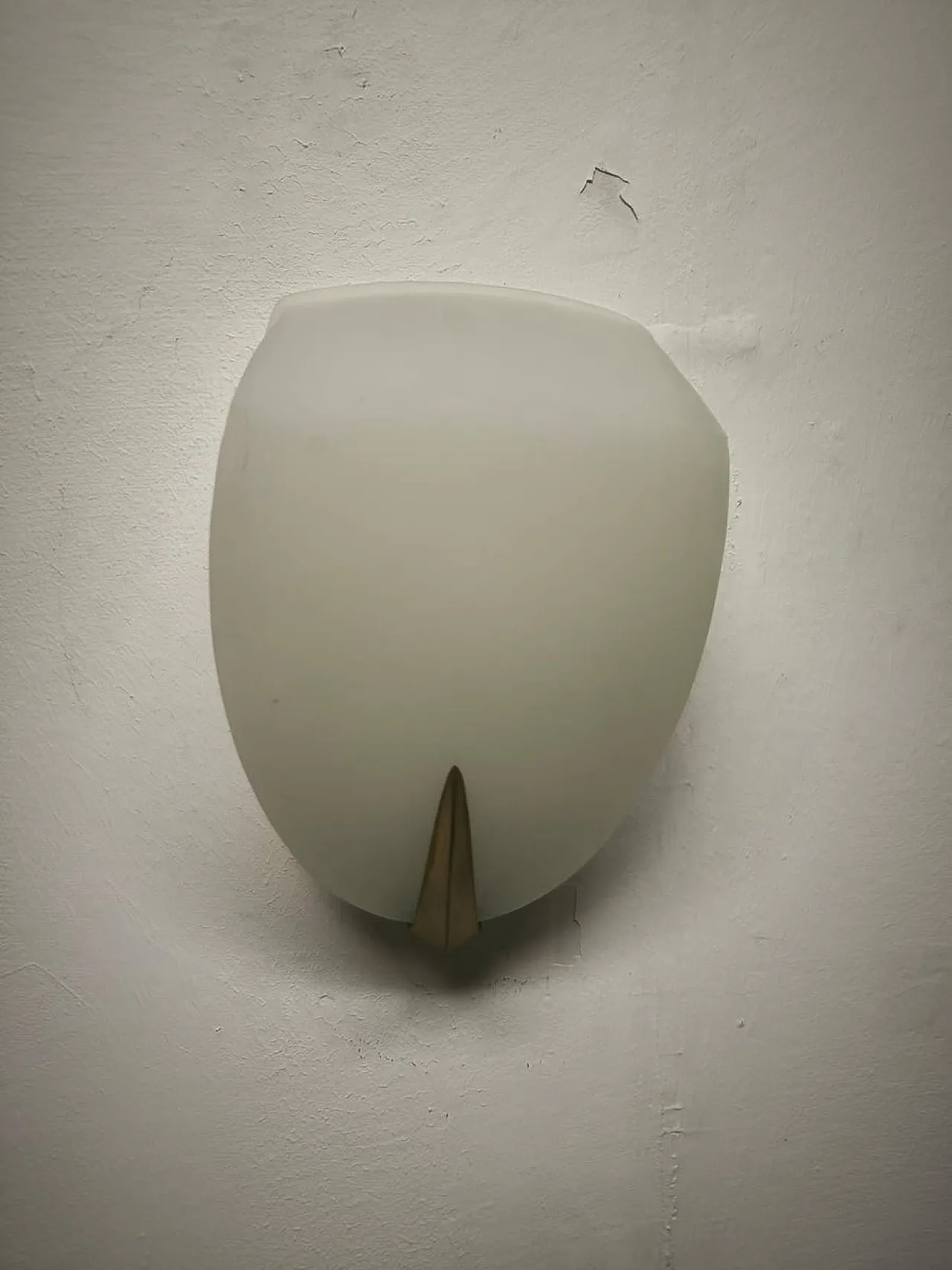 Rationalist wall light in white glass, 1940s 15