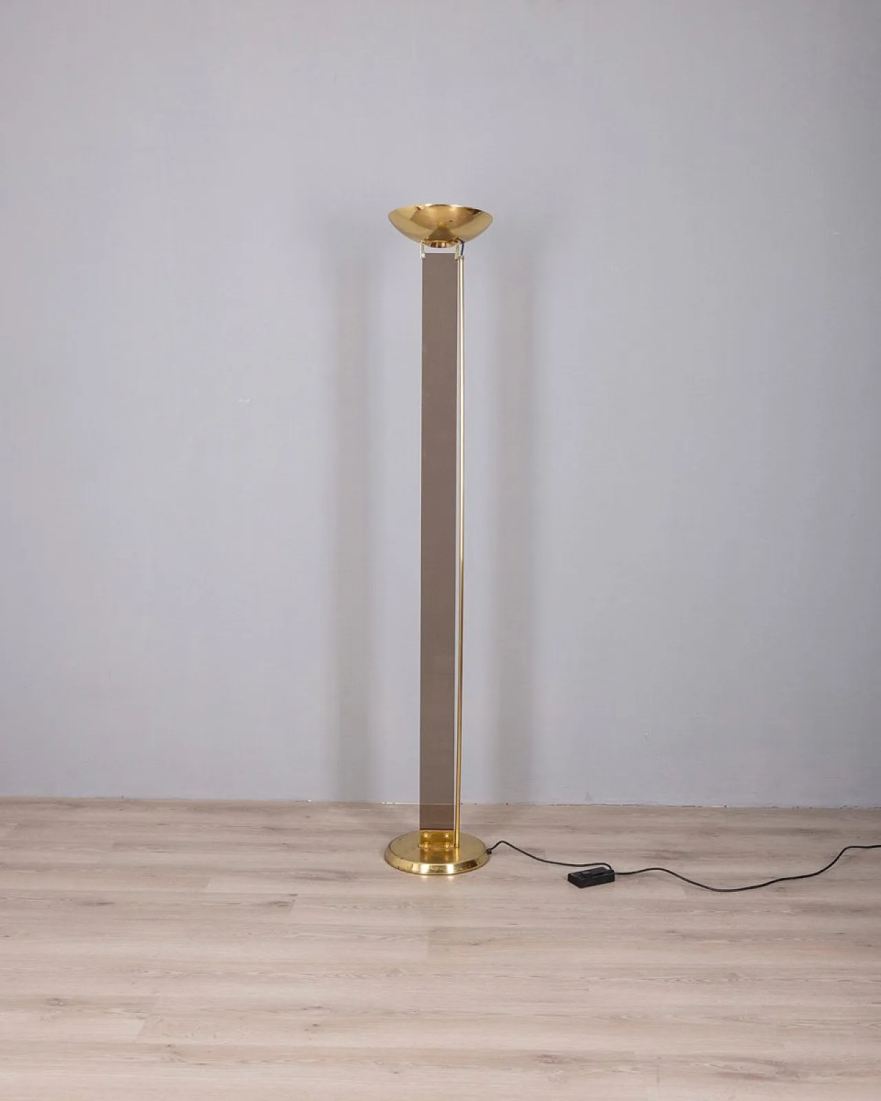 Lampada da terra in ottone dorato e vetro di Relux Milano, anni '80 1