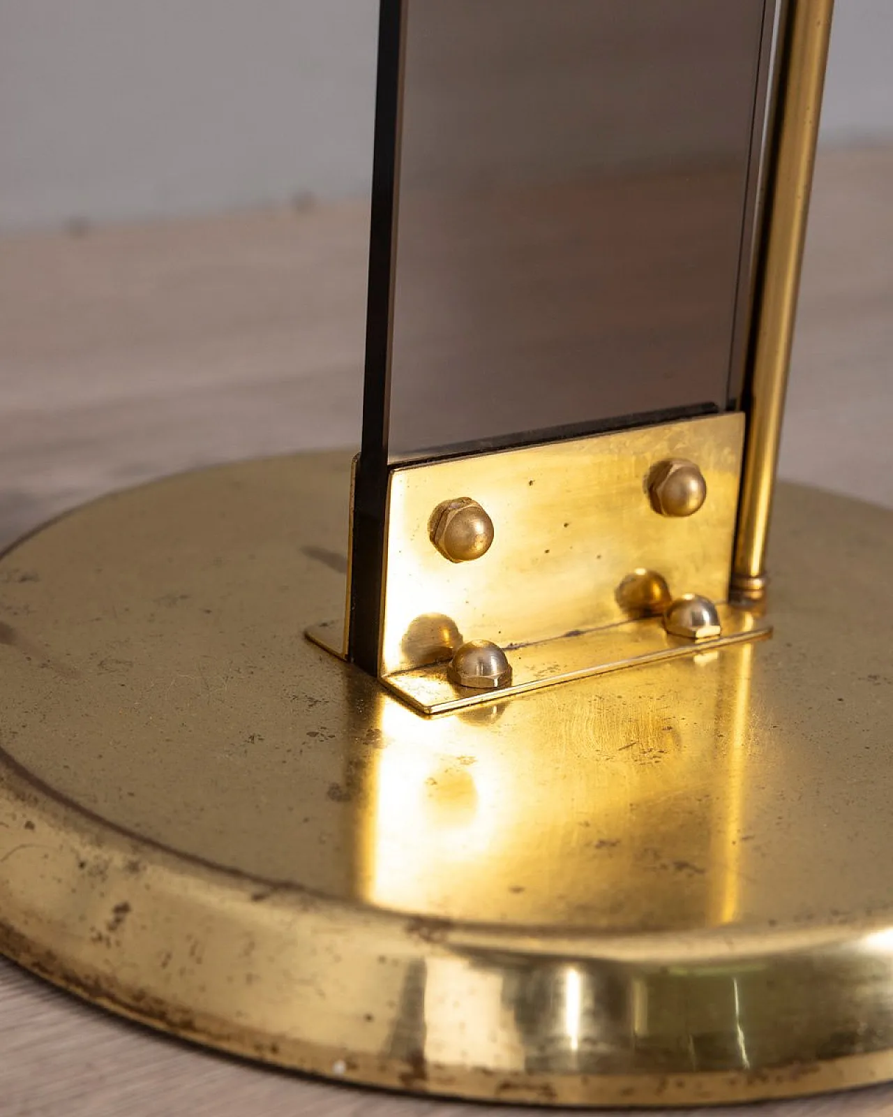 Lampada da terra in ottone dorato e vetro di Relux Milano, anni '80 6