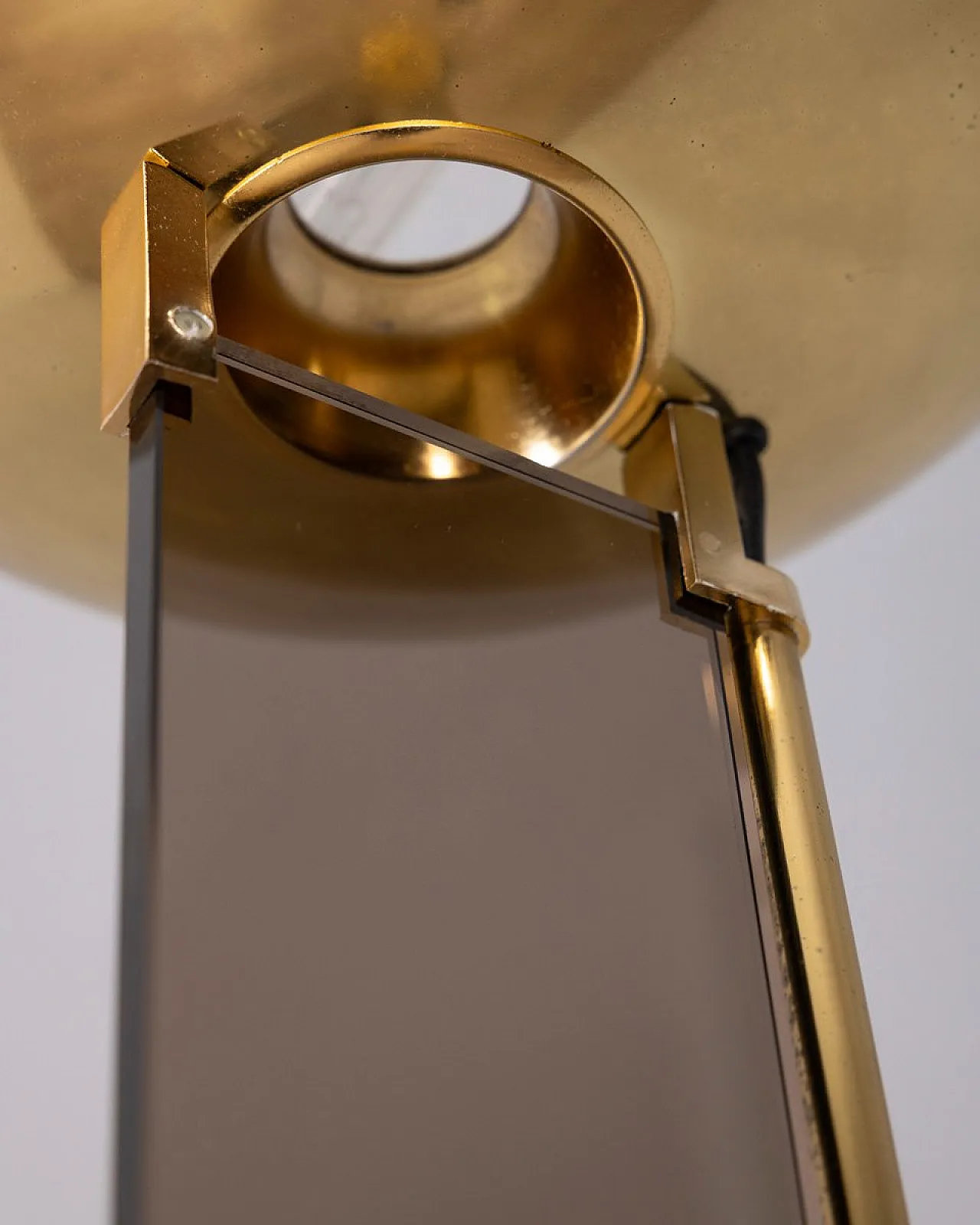 Lampada da terra in ottone dorato e vetro di Relux Milano, anni '80 11