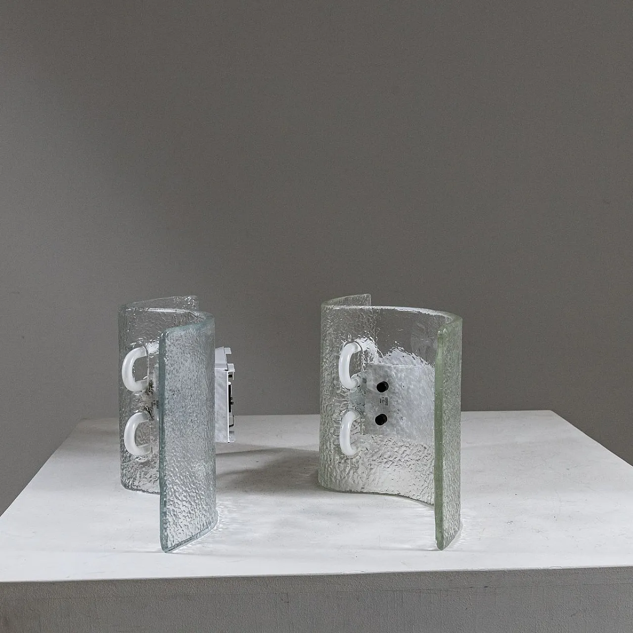 Pair of curved hammered glass wall lamps, 1970s 7