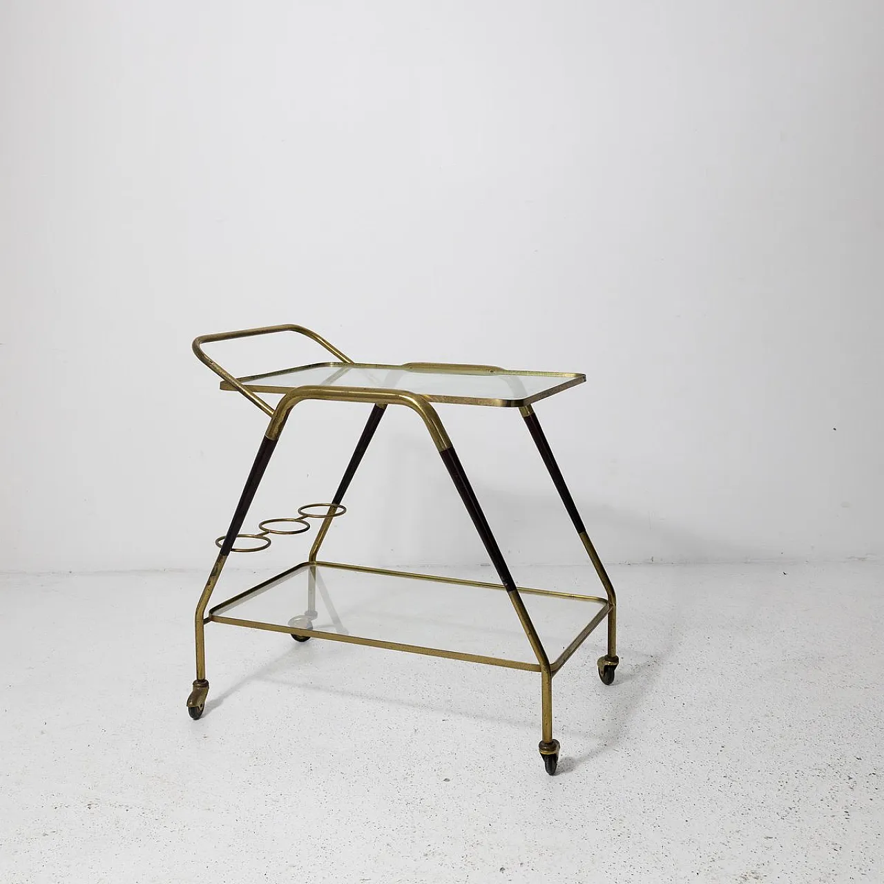 Bar trolley in brass and glass, 50s 1