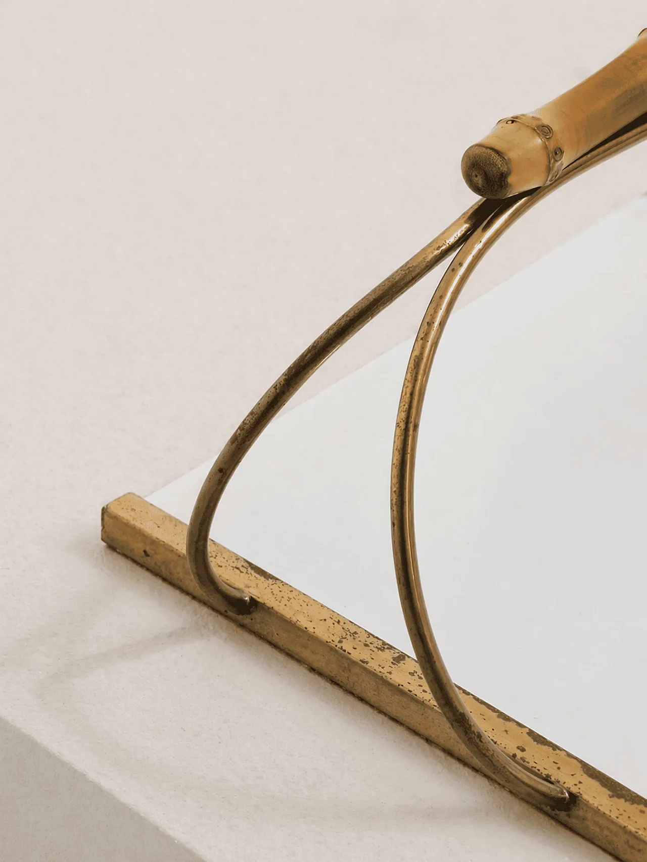 Vassoio Gucci style in ottone, ceramica e bamboo, anni ’60 3