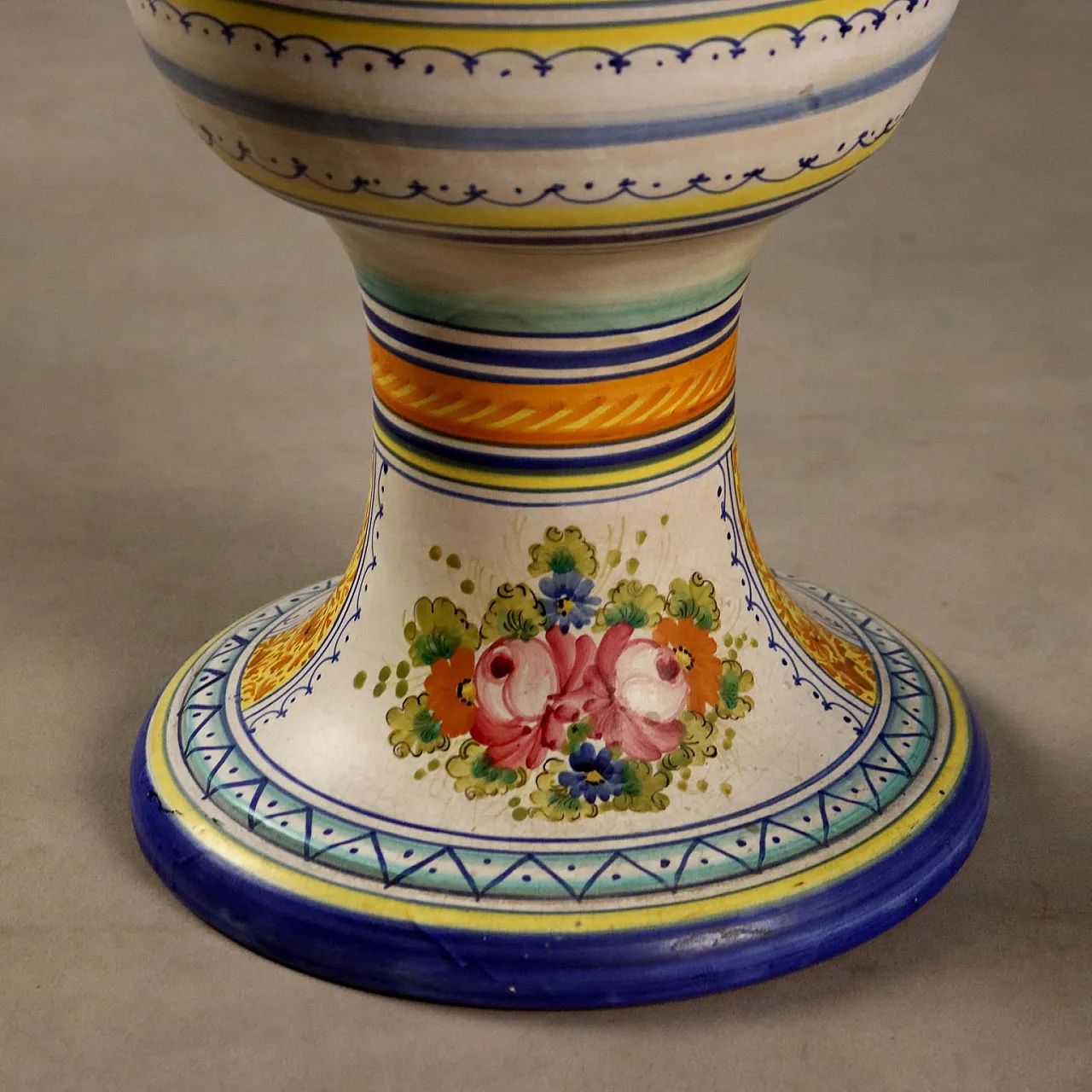 Anfora in maiolica, Manifattura Deruta, '900 5