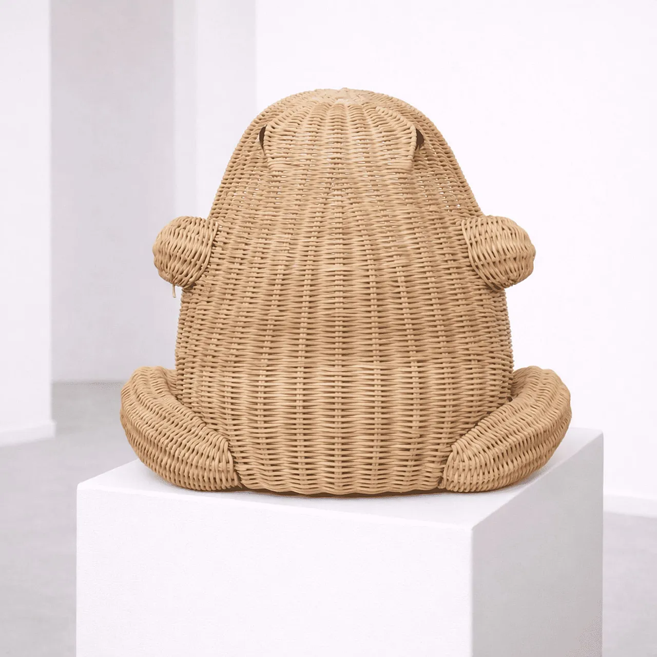 Frog-shaped magazine basket in woven rattan 5