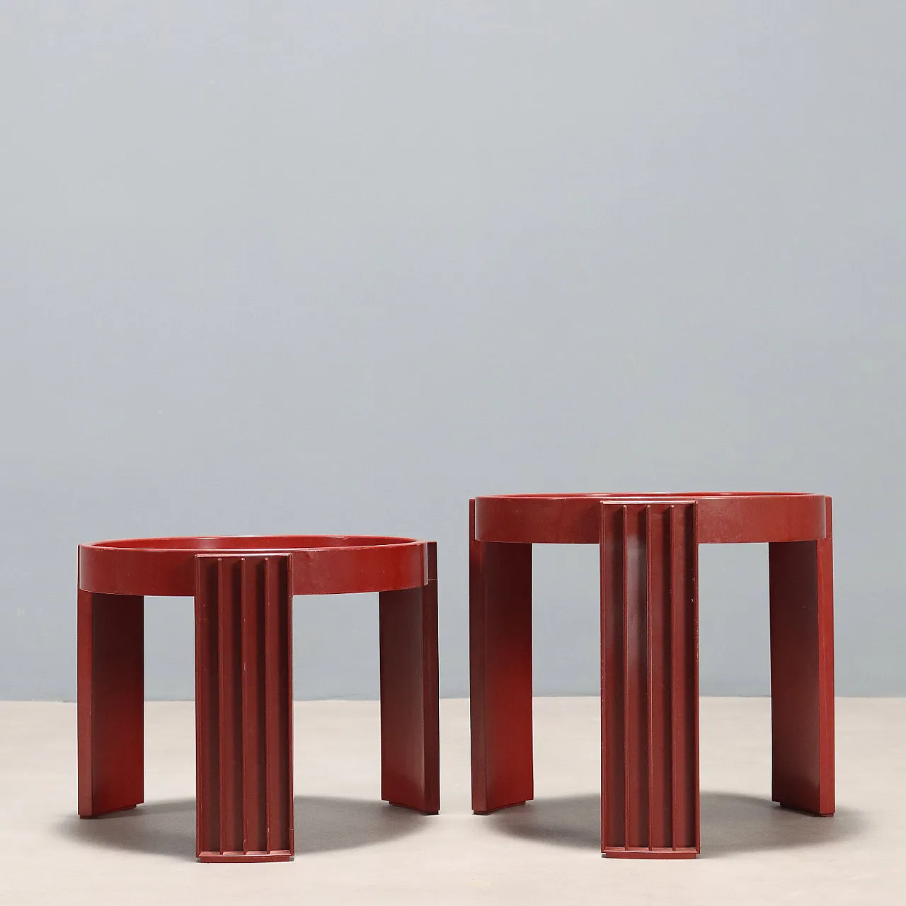 Pair of stackable plastic tables, 20th century 4