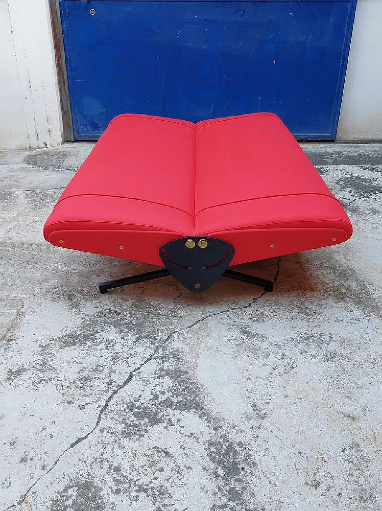 Model D70 Sofa by Osvaldo Borsani for Tecno, 1960s 4