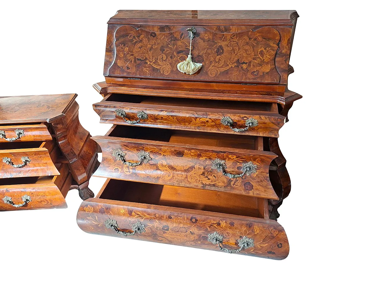 Ribalta and pair of inlaid bedside tables, 18th century 15