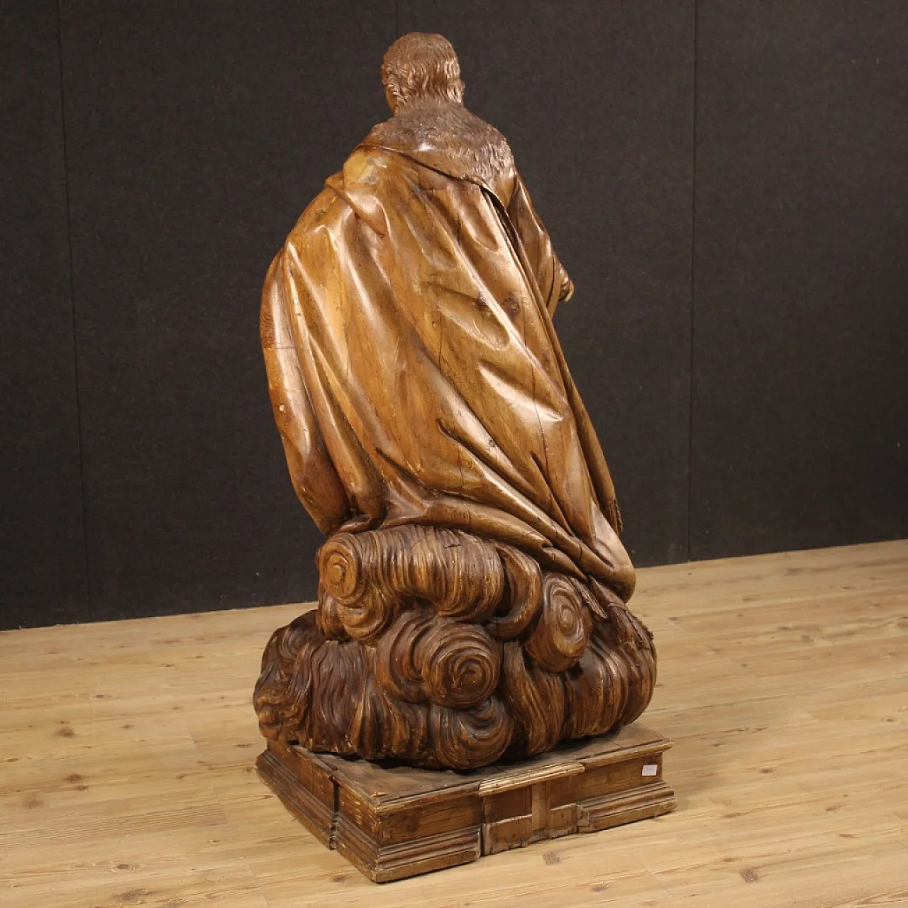 German devotional sculpture in carved wood, 18th century 6