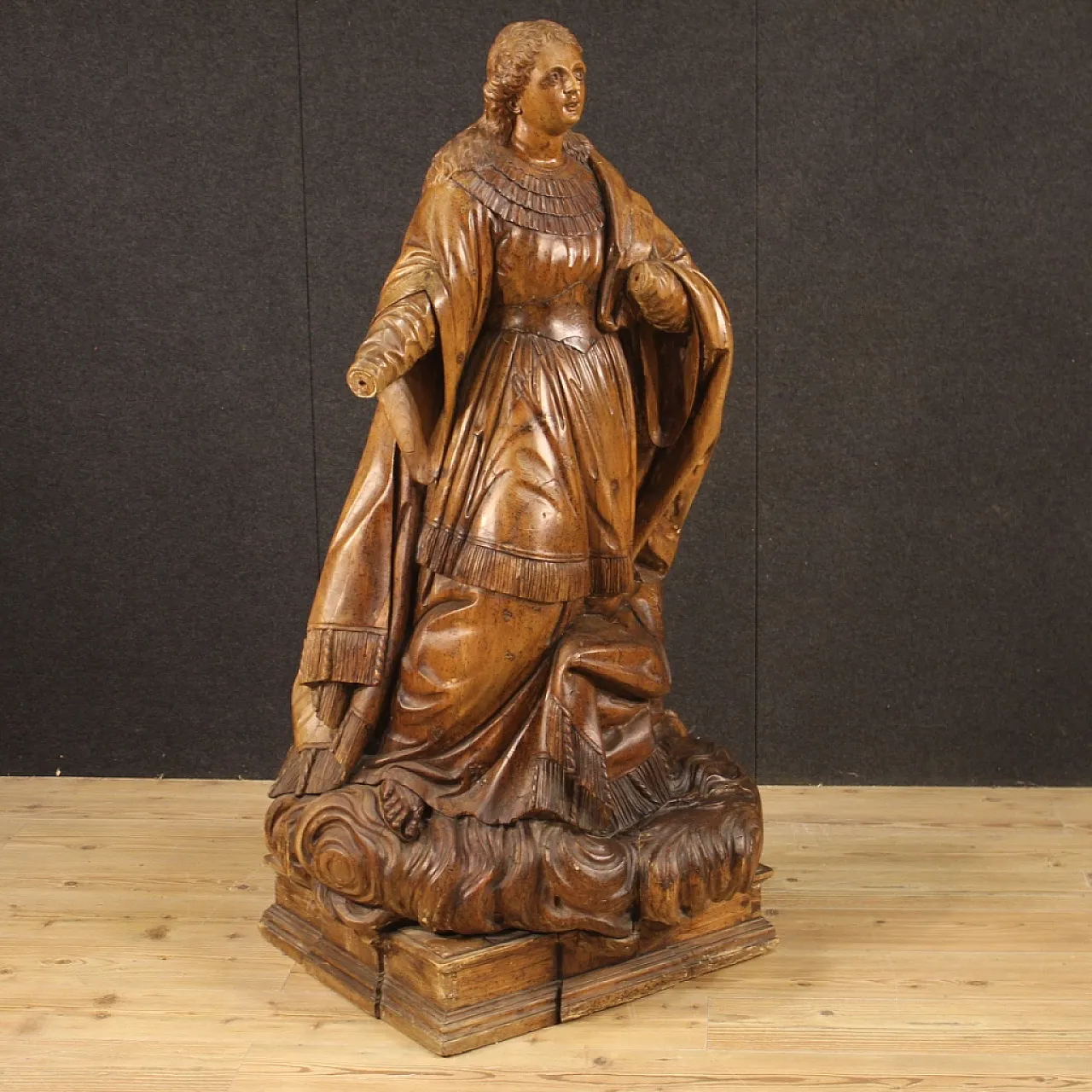 German devotional sculpture in carved wood, 18th century 7