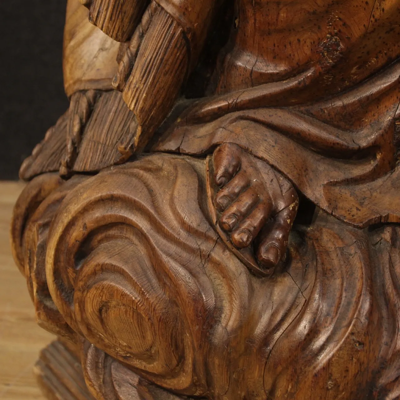German devotional sculpture in carved wood, 18th century 8