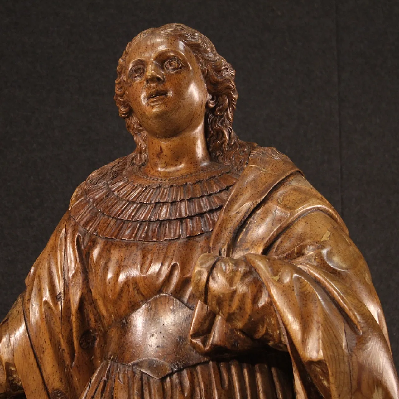 German devotional sculpture in carved wood, 18th century 9