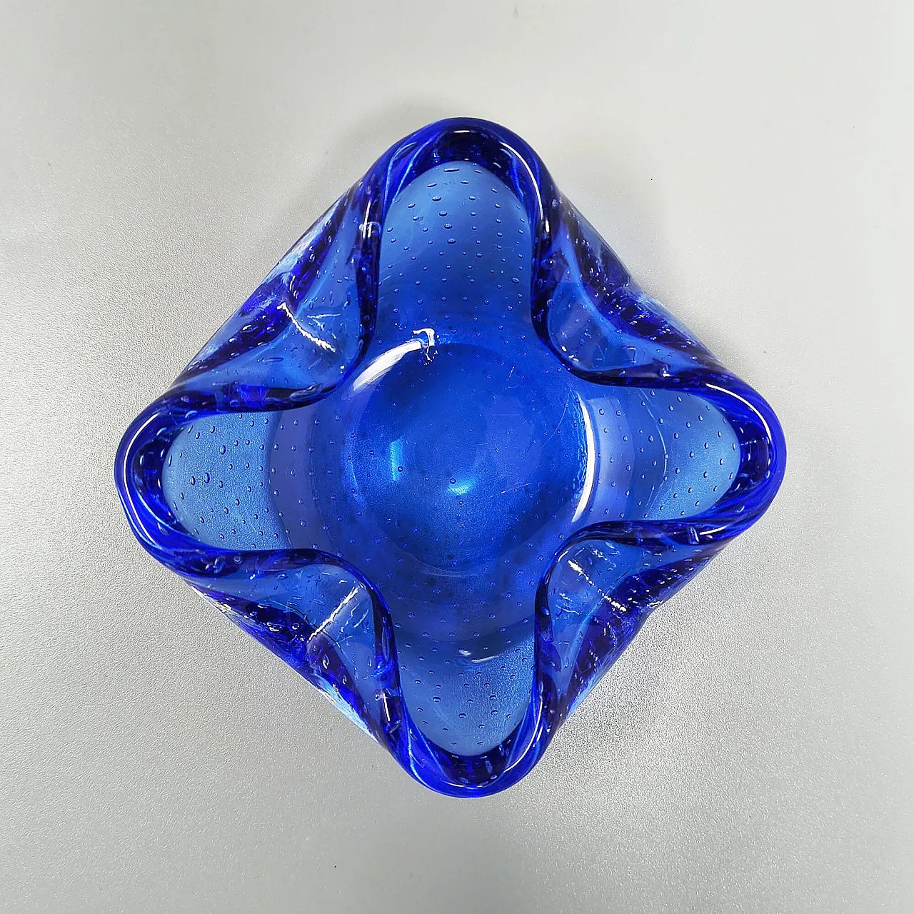 Mid-century ashtray in Bullicante Murano glass by Flavio Poli, 1960s 4