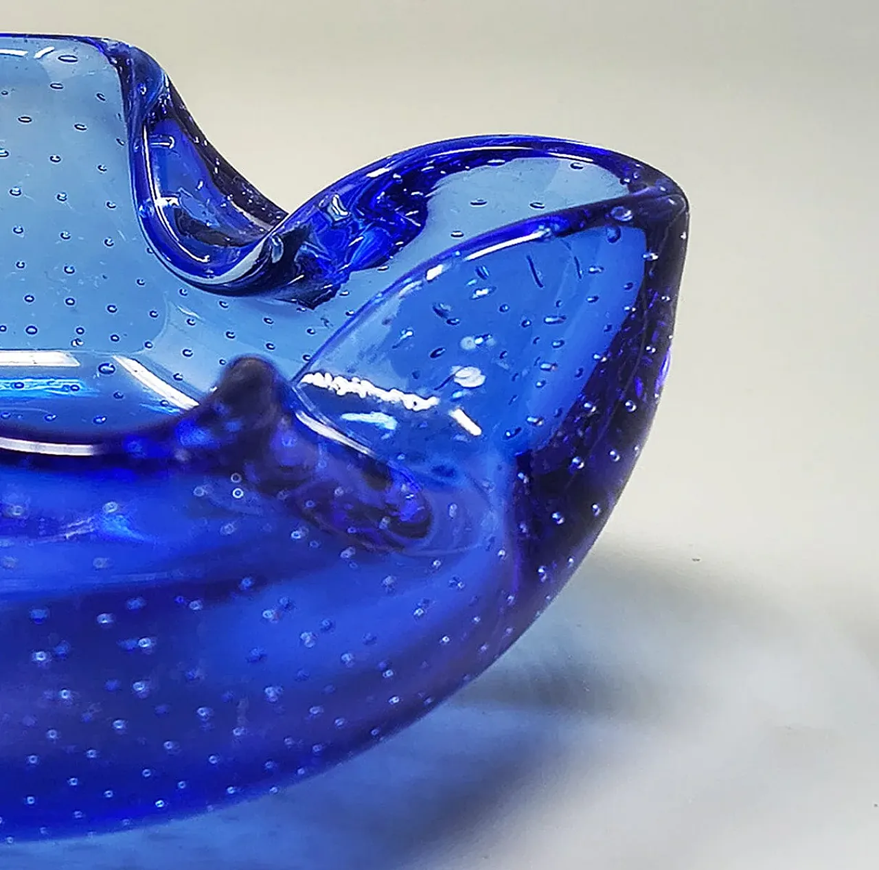 Mid-century ashtray in Bullicante Murano glass by Flavio Poli, 1960s 8