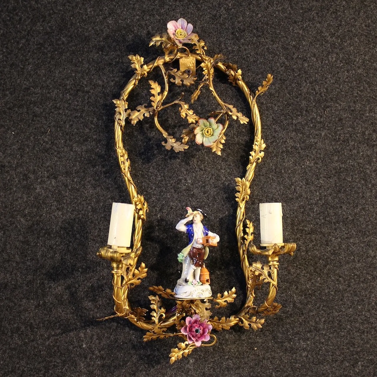 Pair of German wall lights with ceramic decorations, 20th century 4
