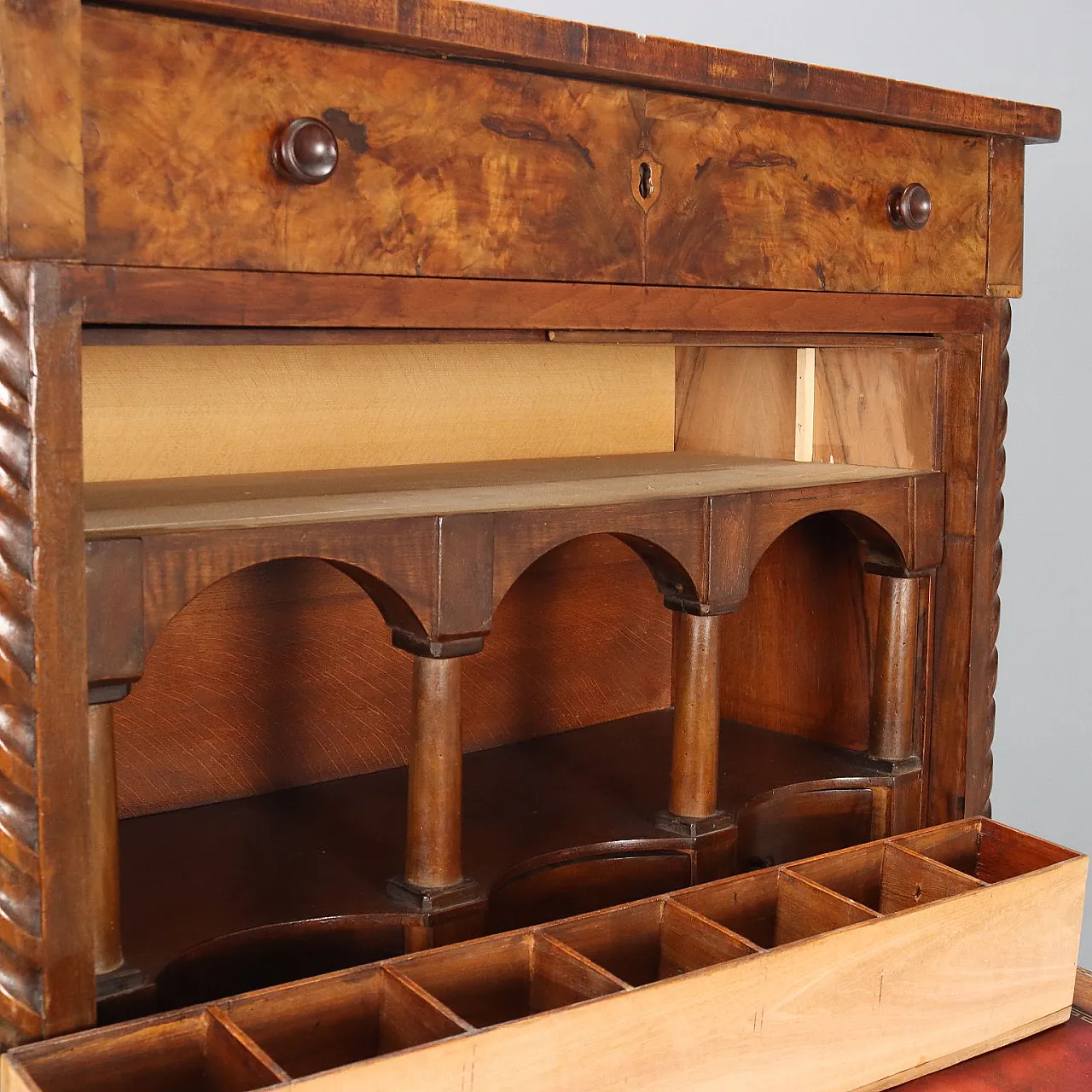 Secretaire in mogano e piuma di mogano, '800 10