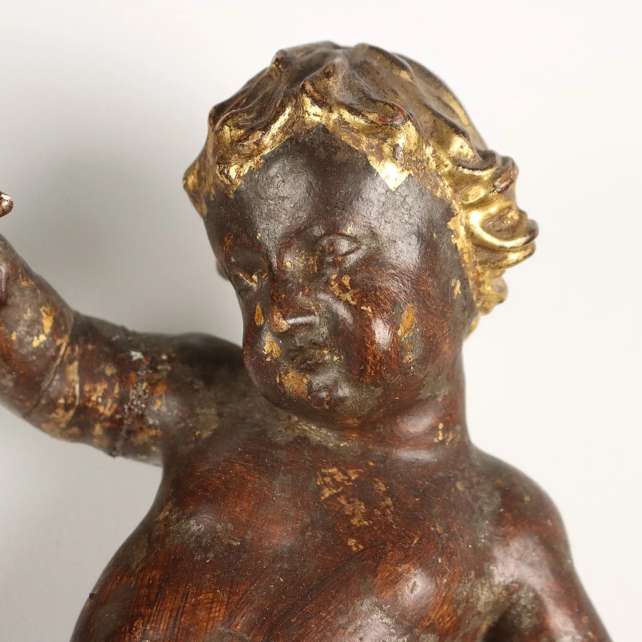 Pair of carved wooden putti, 19th century 3