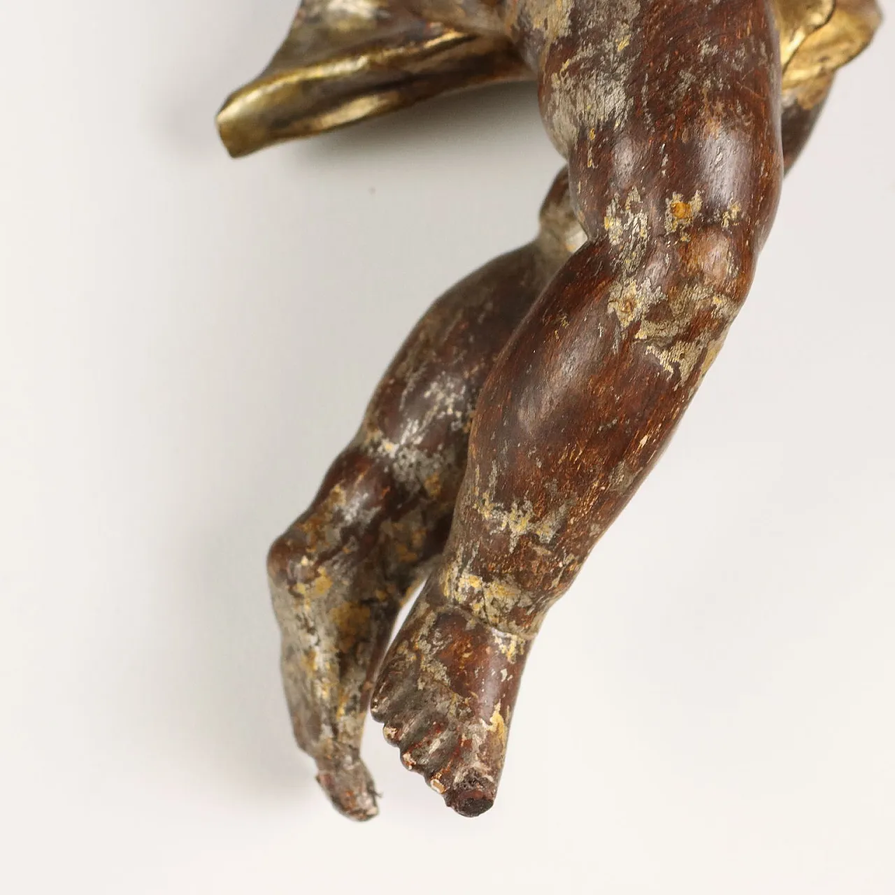 Pair of carved wooden putti, 19th century 8