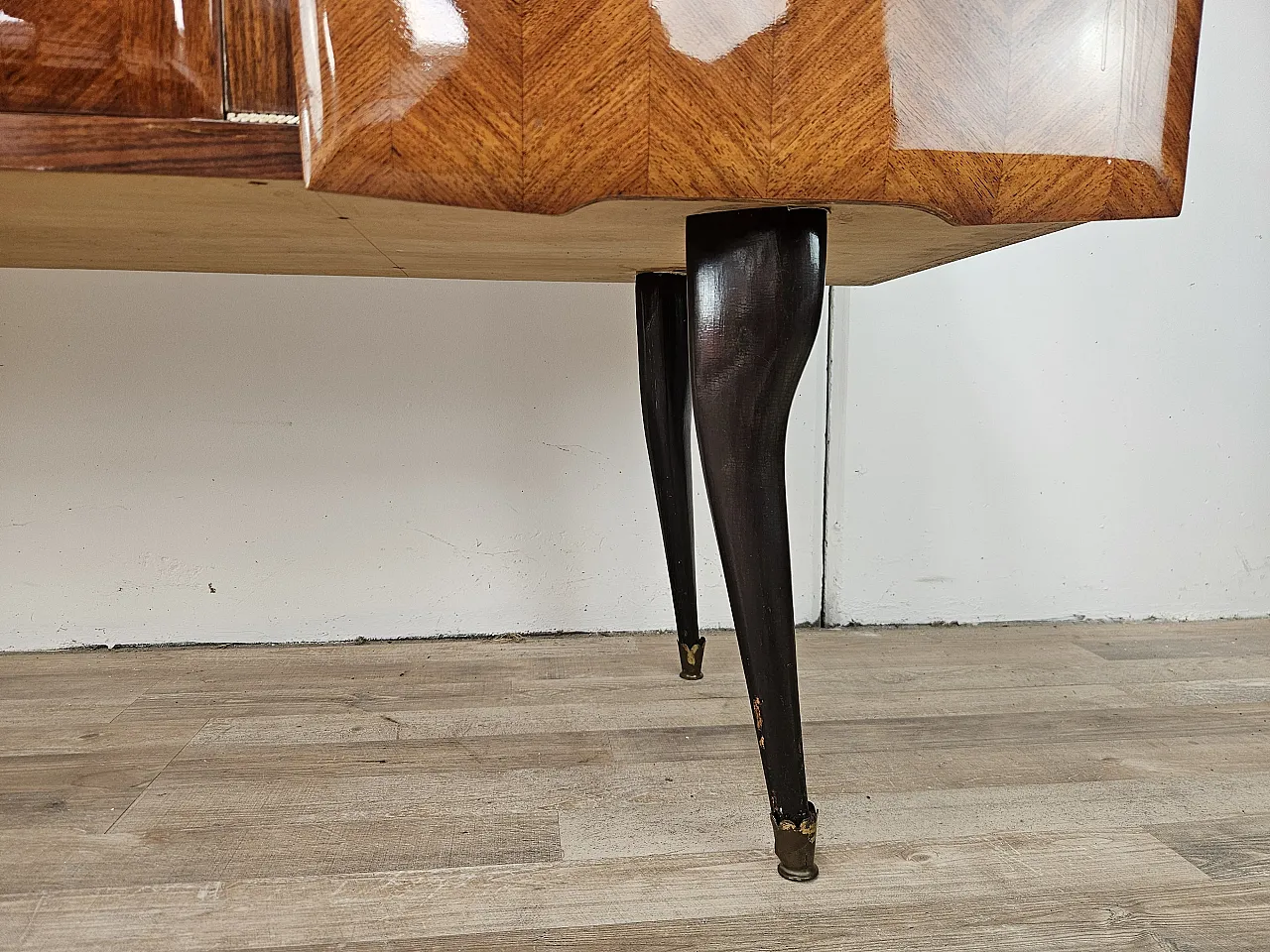 Credenza rivestita in mogano con piano in vetro, anni '70 17
