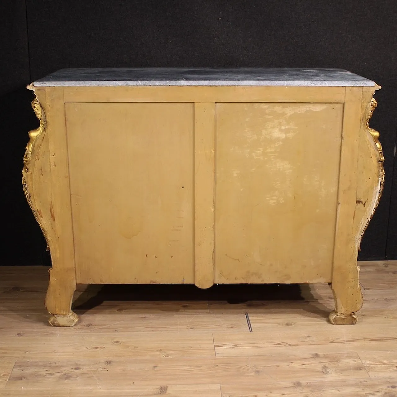 Lacquered and gilded chest of drawers, 20th century 6