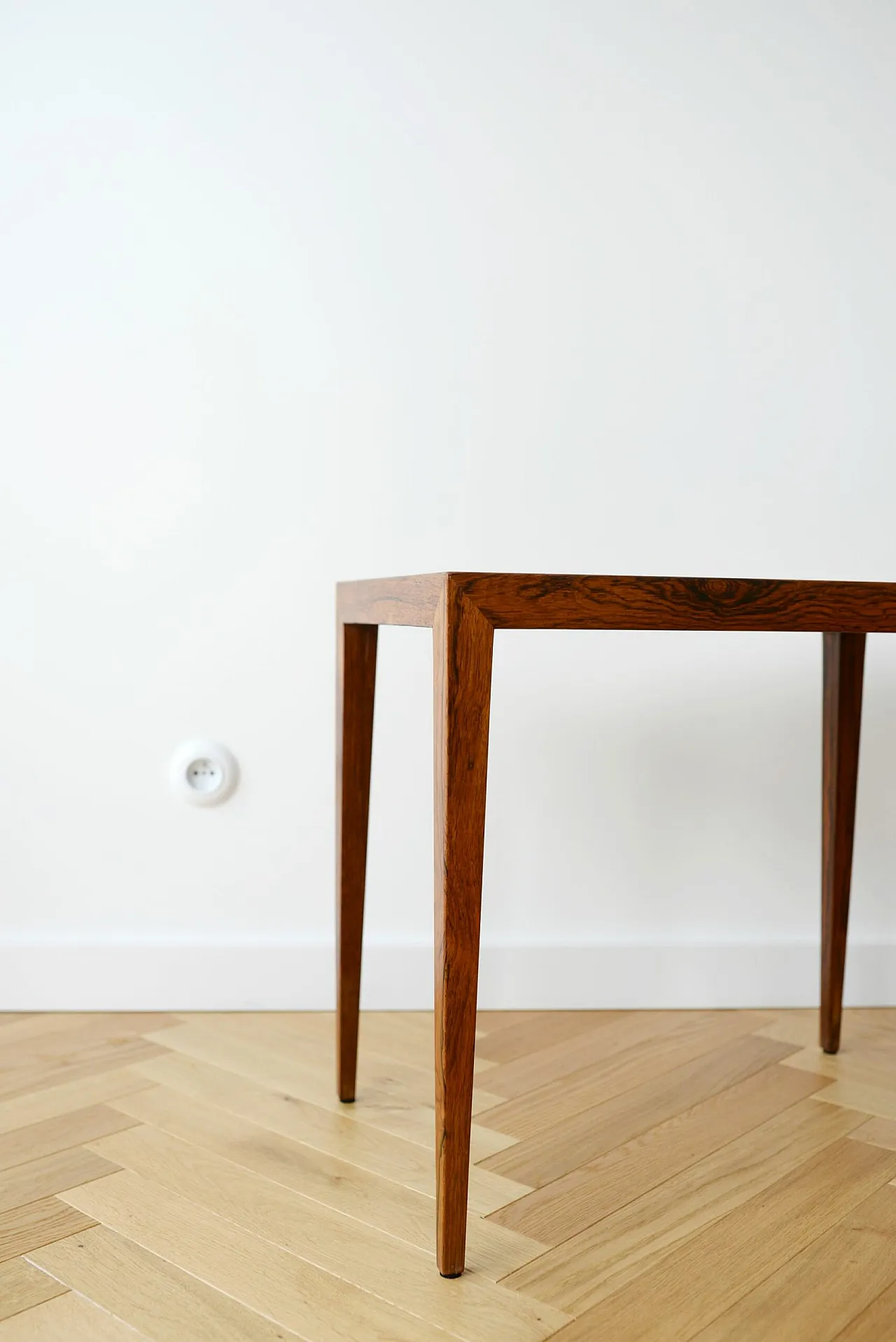 Minimalist rosewood table, Denmark 70s 3