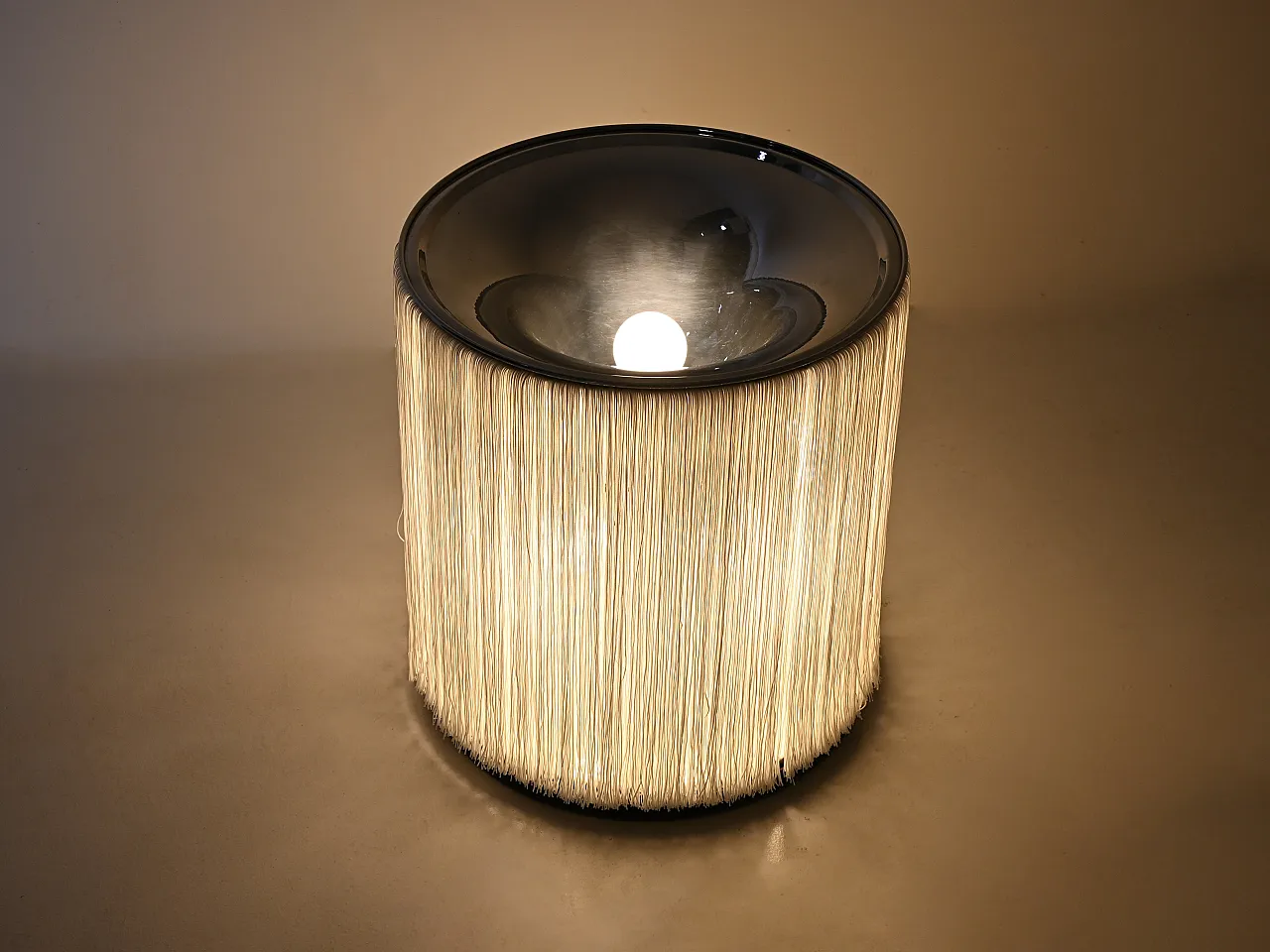 Lampada da tavolo modello 597 di Gianfranco Frattini per Arteluce, anni '60 4