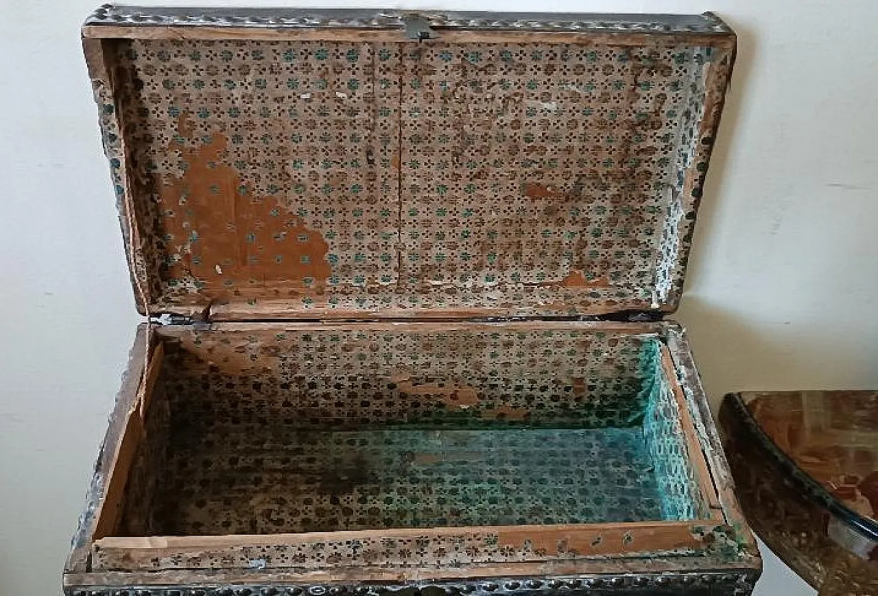 Leather-covered wooden trunk decorated with brass studs, 17th century 6