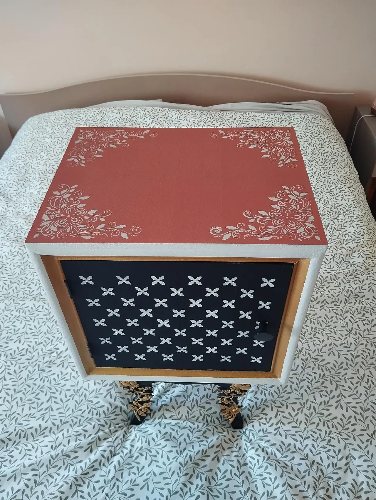 Recycled and hand-painted funky bedside table, 20th century 3