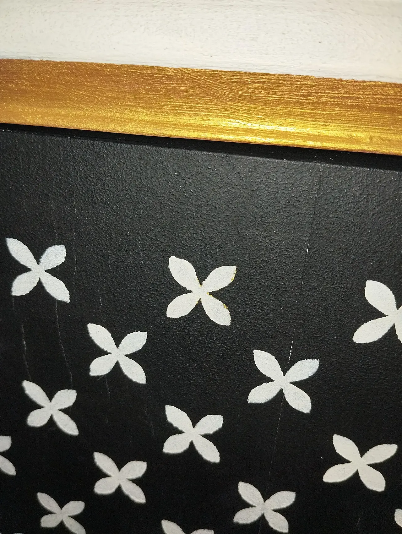 Recycled and hand-painted funky bedside table, 20th century 5