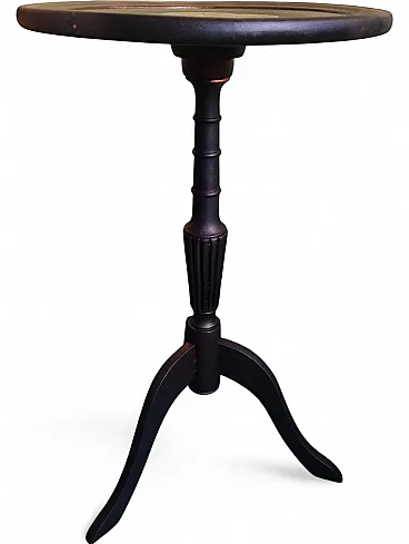 Gueridon-style three-foot coffee table, 20th century