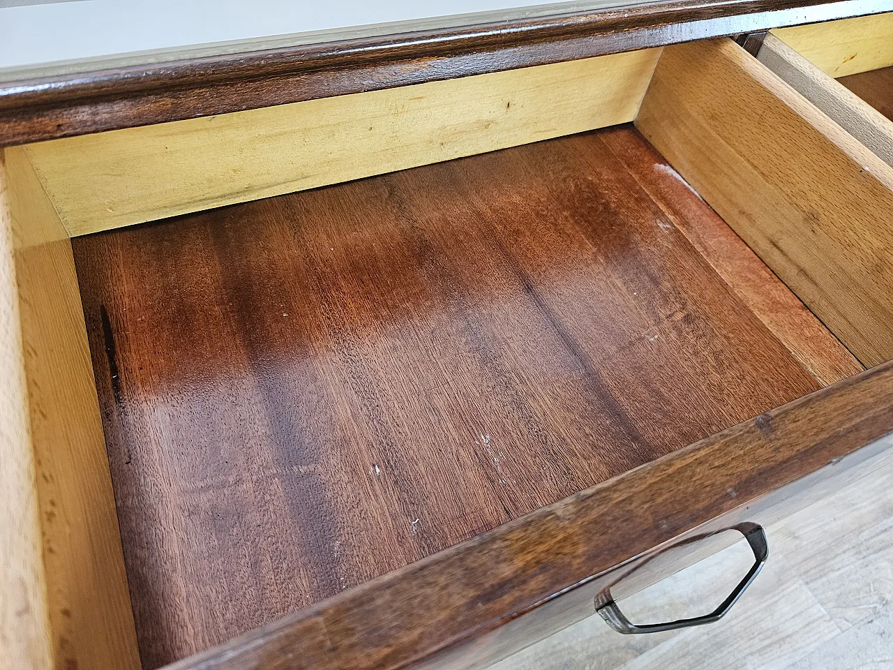 Toelette in radica con doppio ripiano in vetro, anni '50 15