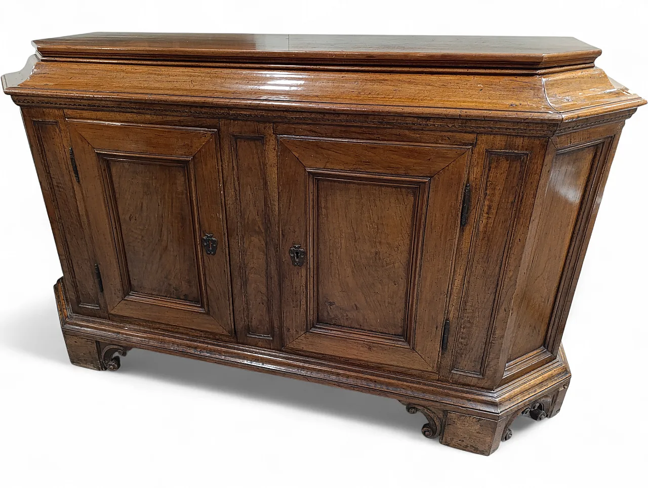 Carved irregular shaper wood sideboard, 19th century 6