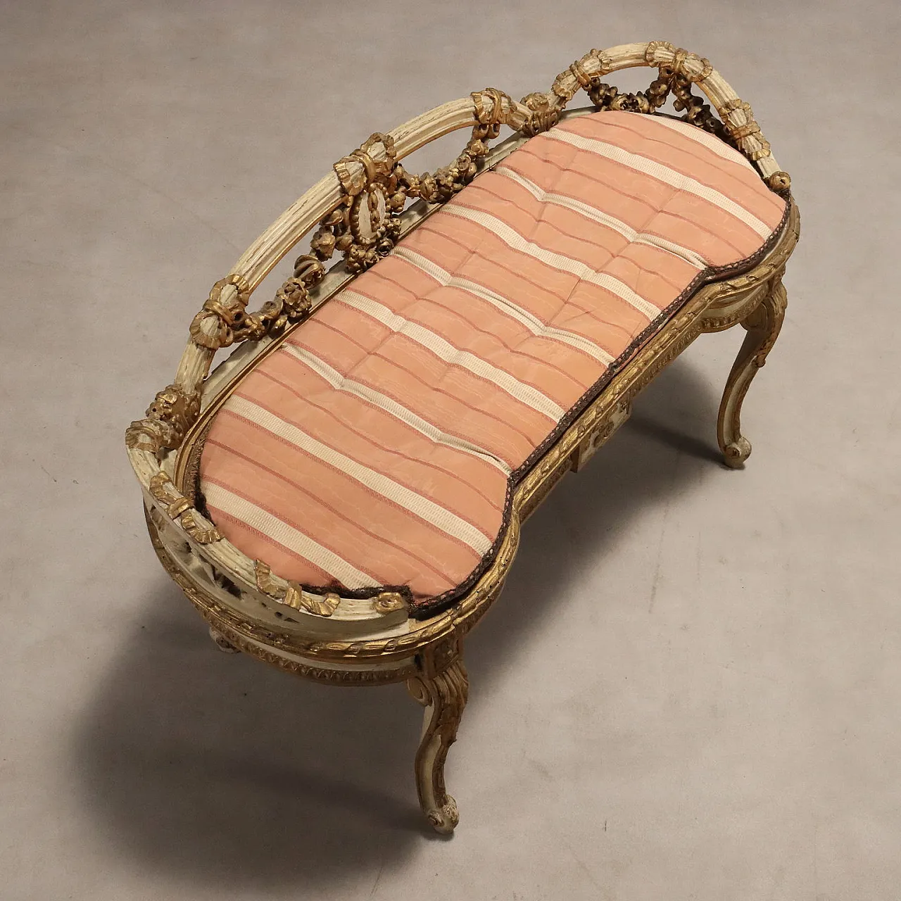 Neoclassical style in carved, lacquered and gilded bench, 19th century 8