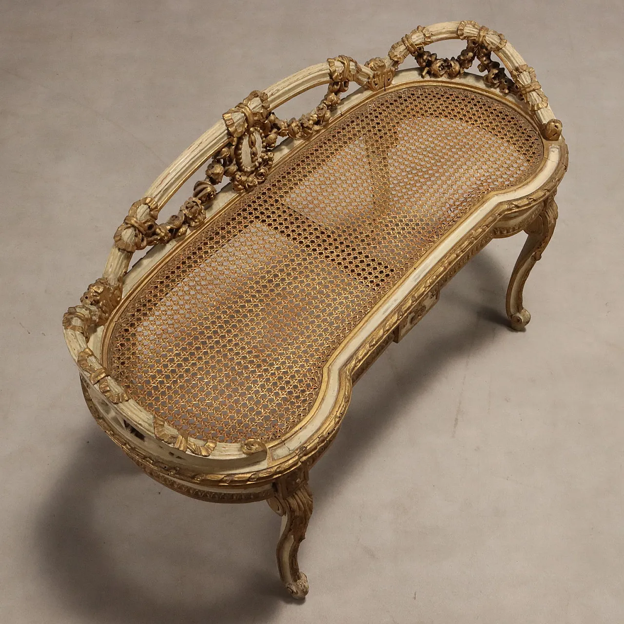 Neoclassical style in carved, lacquered and gilded bench, 19th century 9