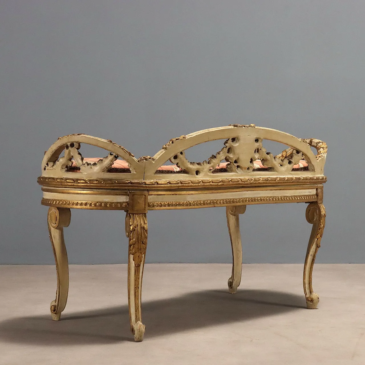 Neoclassical style in carved, lacquered and gilded bench, 19th century 10