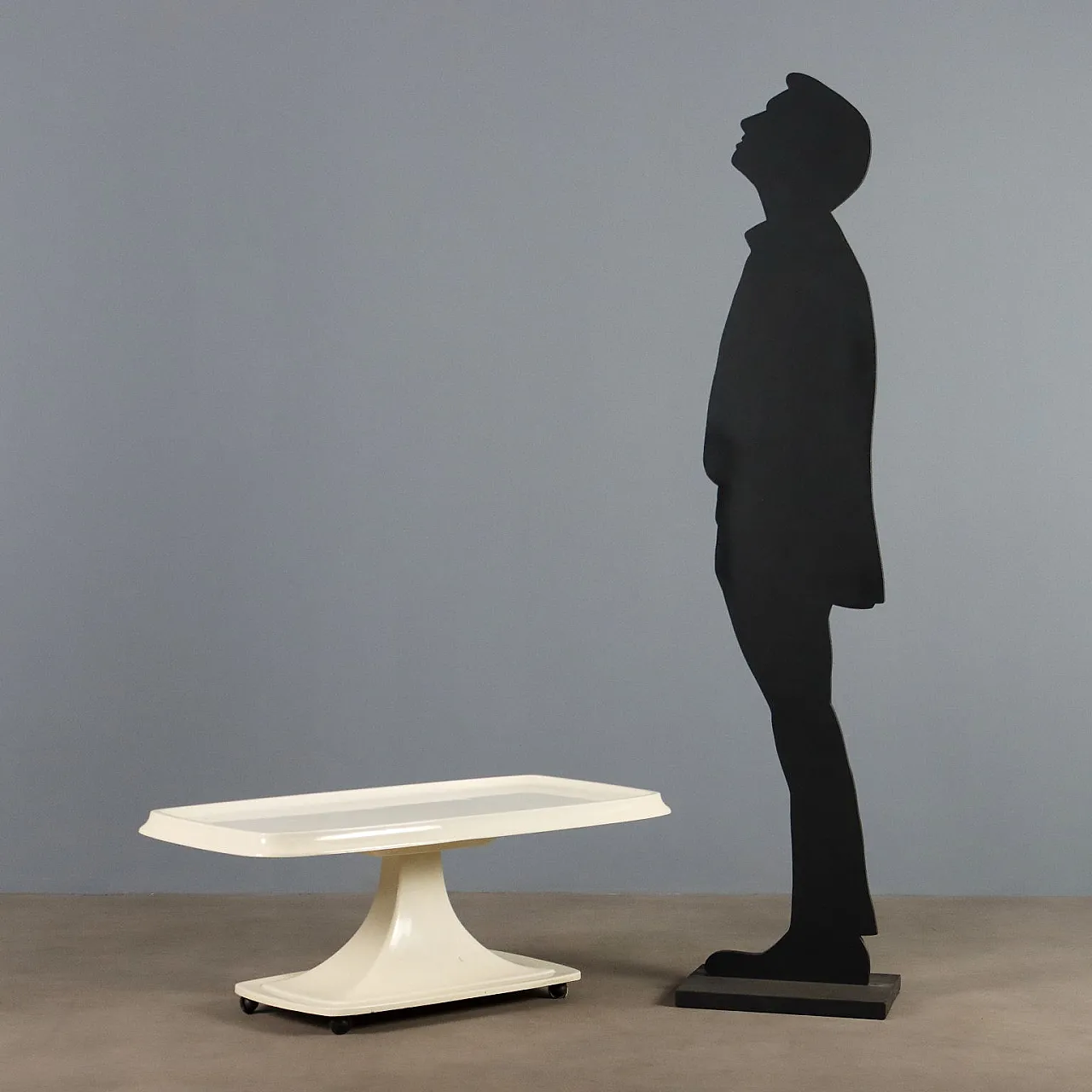 Tavolino in materiale plastico, anni '70 3