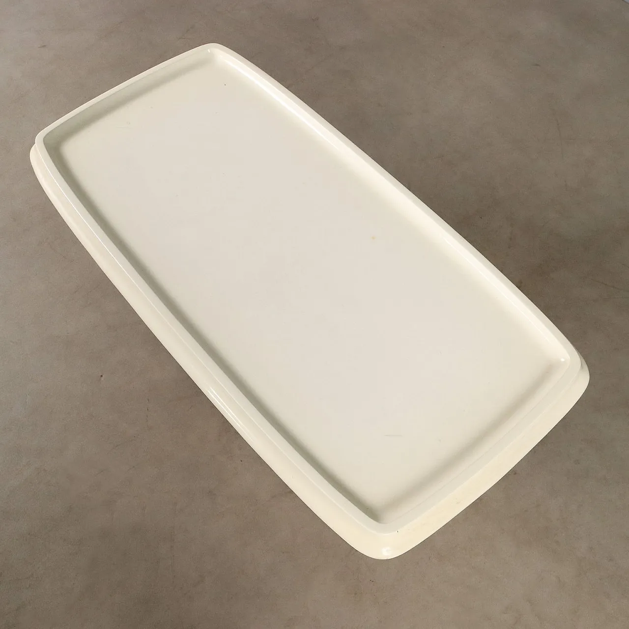 Tavolino in materiale plastico, anni '70 7