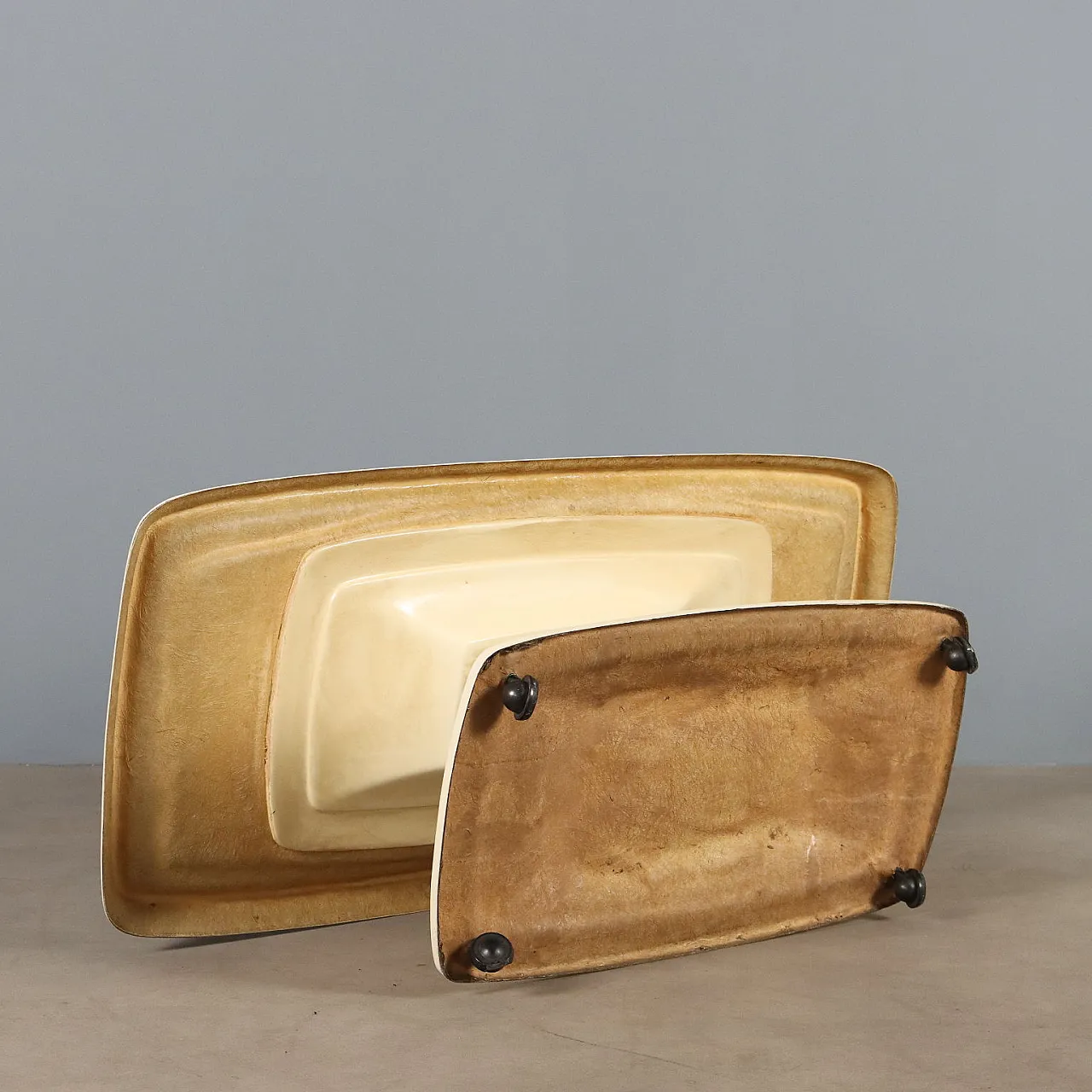 Tavolino in materiale plastico, anni '70 9