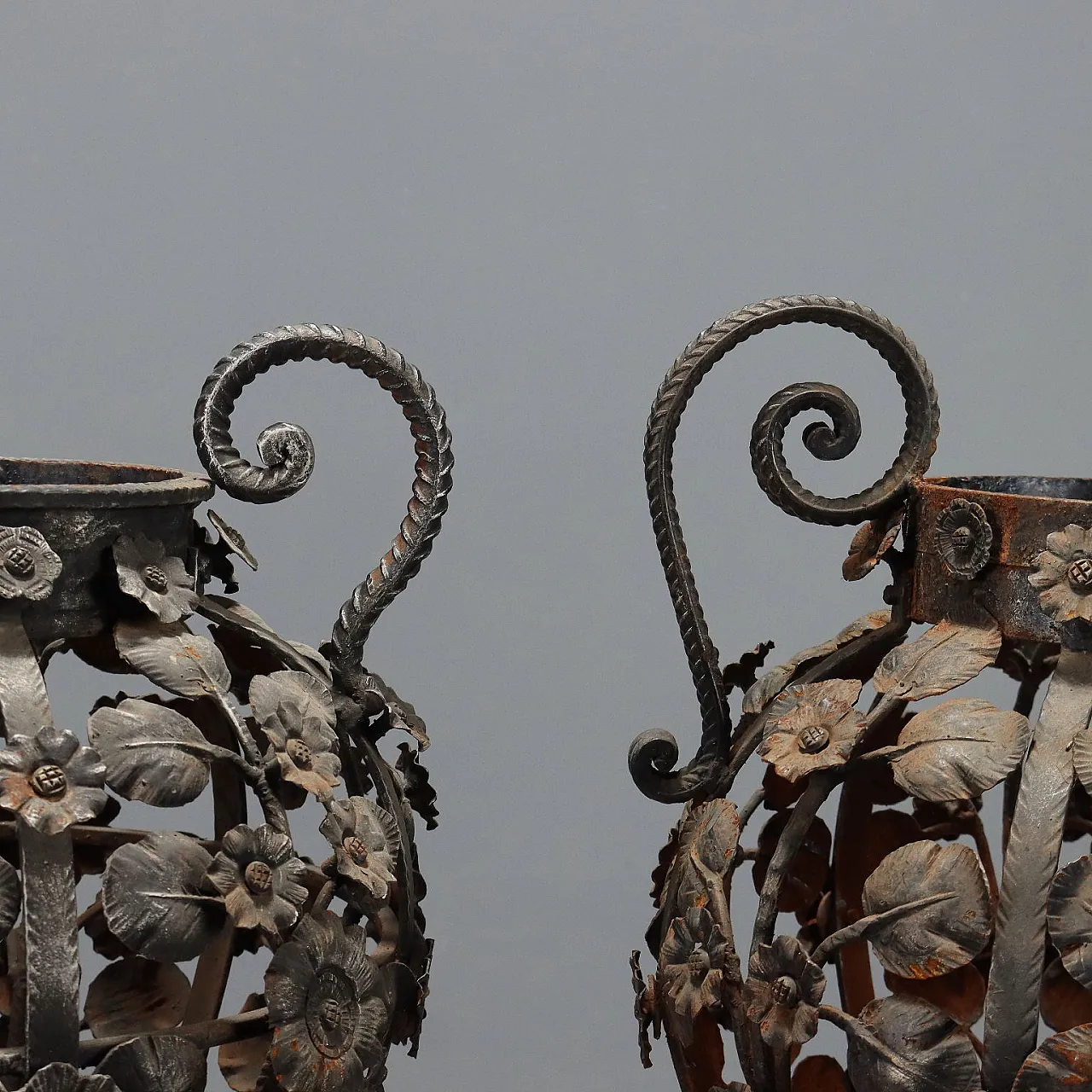 Pair of wrought iron planters, 20th century 3