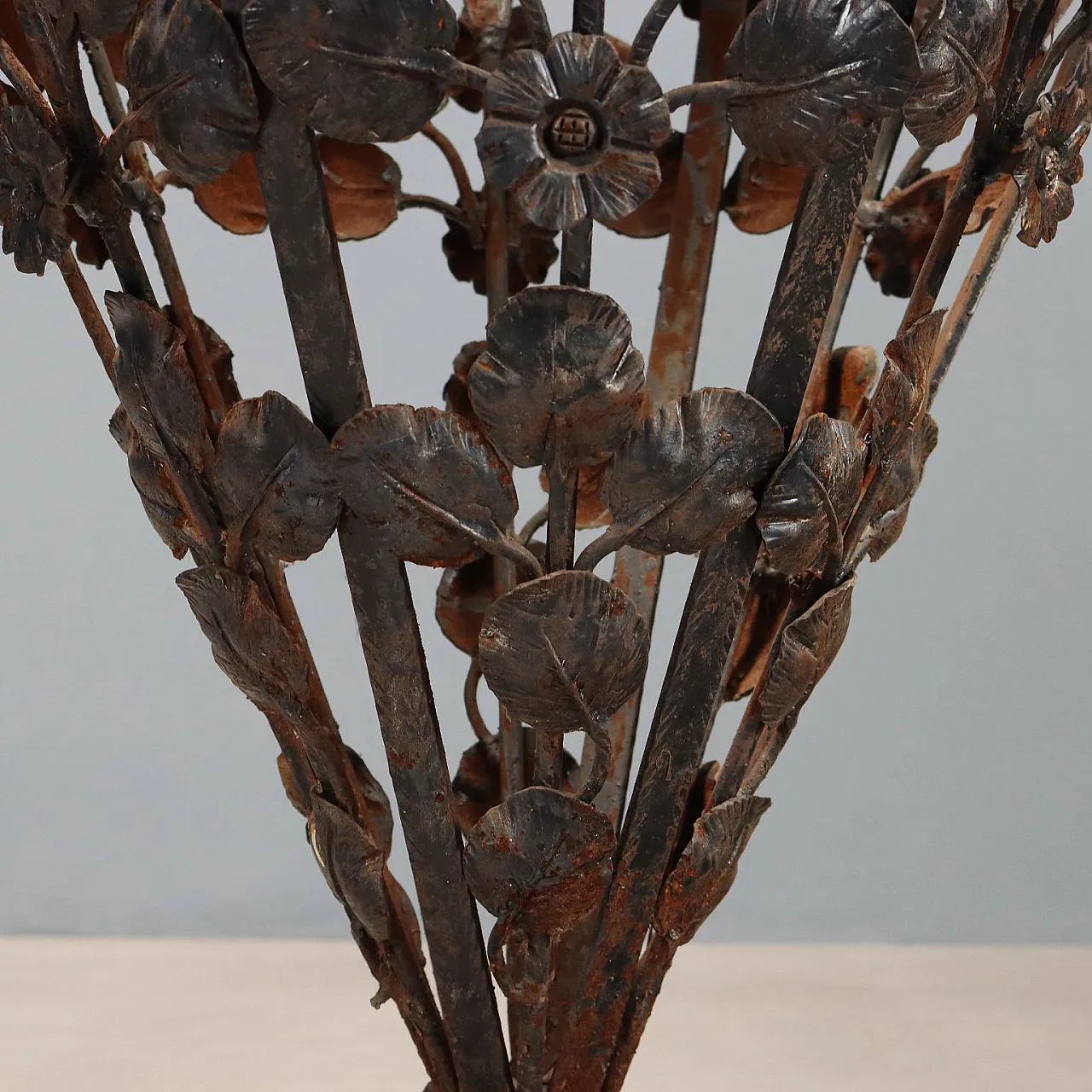 Pair of wrought iron planters, 20th century 6