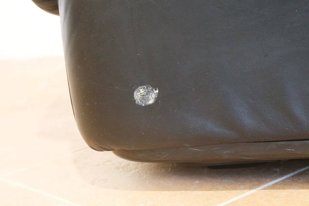 poltrona pelle nera Piumotto Busnelli Arrigo Arrigoni anni 70 15
